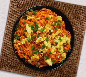 Egg schezwan noodles