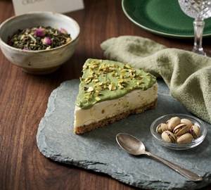 Eggless Kunafa Cheesecake Slice