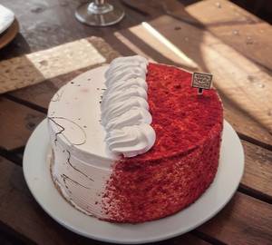 Velvet And Chocolate Cake [500Gm]