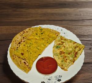 Aloo Paratha With Omelette