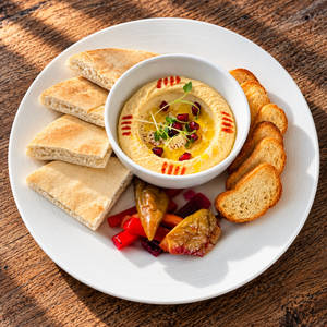 Herzele - Hummus Platter
