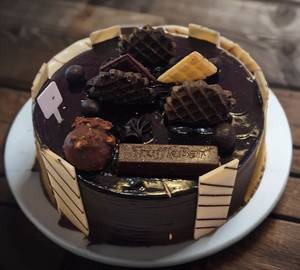 Divine Treat Cake [500Gm]