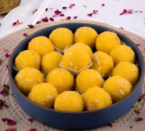 Kesar kanpuri laddu [Mishri]