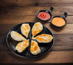 Veg Pan Fried Momos 8-Pcs