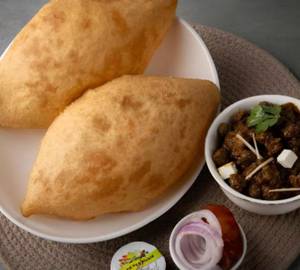 Chole Bhature(Whole Wheat, 2 pcs)