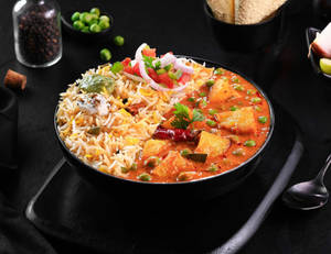 Aloo Matar Tariwale Masala Rice Bowl.
