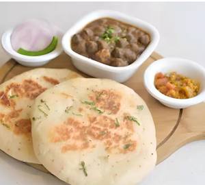 Chole Kulche (Whole Wheat, 2 Pcs)