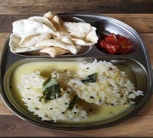 Kadhi Rice Pickle Papad