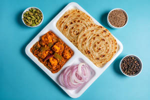Kadhai Paneer Lachha Paratha (2 Pcs) Bowl