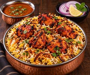 Tandoori chicken dum biryani