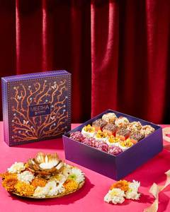 Assorted Sweets Box 16 Pcs