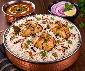 Lucknowi chicken dum biryani