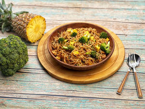Pineapple & Broccoli Chicken Noodles