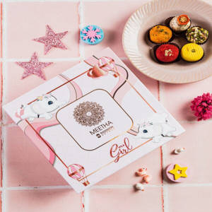 Baby Girl Announcement Box (pack Of 16 Sweets)