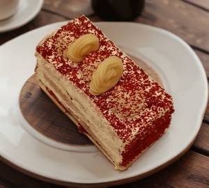 Red Velvet Cheesecake Slice [1 Piece]