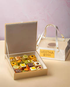 Elegant Crystal Hamper 16 Pcs Sweets