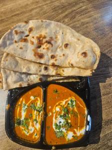 Handi Paneer Combo With 2 Butter Roti / Rice