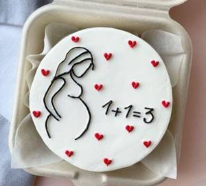 Floral Mom To Be Strawberry Bento Cake