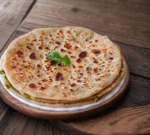 Paneer Pyaz Parantha (2pcs)