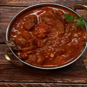 Chicken Rogan Josh Half Handi (8 Pcs)