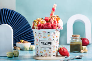 Pista Berry Monster Sundae