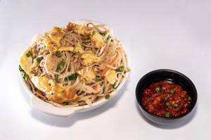 Egg Hakka Noodles (500Ml)