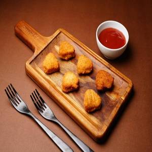 Crunchy Chicken Nuggets ( 6 Pcs )