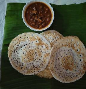 8 Dosa ( Fresh Hot Soft Dosas)+ Kadala Curry + Coconut Chatni.