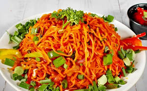 Egg Schezwan Noodles (500Ml)