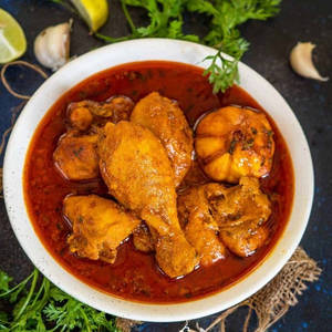 Chicken Saoji Full Handi (16 Pcs)