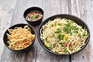 Veg Hakka Noodles (500 Ml)