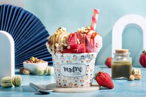 Pista Berry Premium Sundae