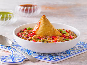 Samosa Chaat (1Pc)
