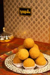Besan Plain Laddu