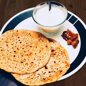 Onion Paratha 2 Paratha Serves