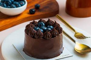 Chocolate Blueberry Bento Cake