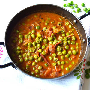 Green Peas Curry