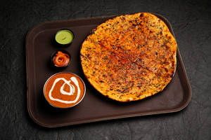 Amritsari Kulcha With Dal Makhni
