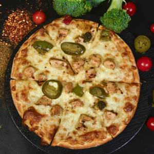 Butter Chicken Cheese Crust Pizza [10 inches]
