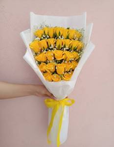 25 Yellow Rose cream colour Paper wrapping.