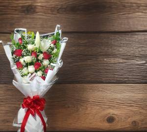 Red&White 1Side Bouquet..With 1ps Lily's