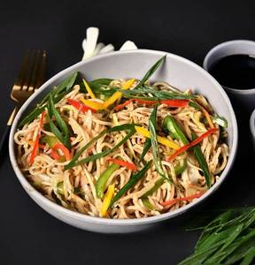 Veg Hakka Noodles