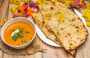 Paneer Naan With Gravy