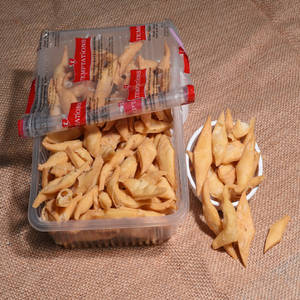 Namak Pare (300 Gms)