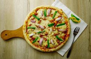 Onion and capsicum Pizza                