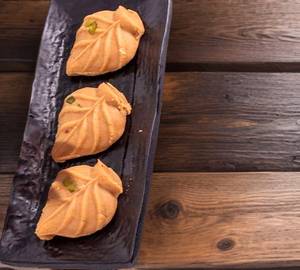 Gur Jolbhora Pata Sandesh [Korapak 5 Pieces)