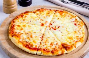 Cheese margherita pizza                