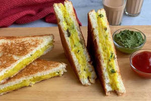 Aloo Mutter Sandvich
