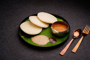 Plain Idli
