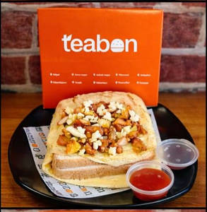 Chicken Cheese Bread Omelette